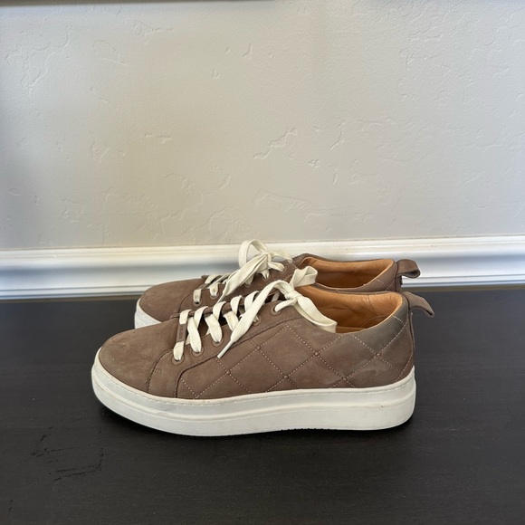 J/Slides NYC Quilted Platform Sneaker - Picture 7 of 9